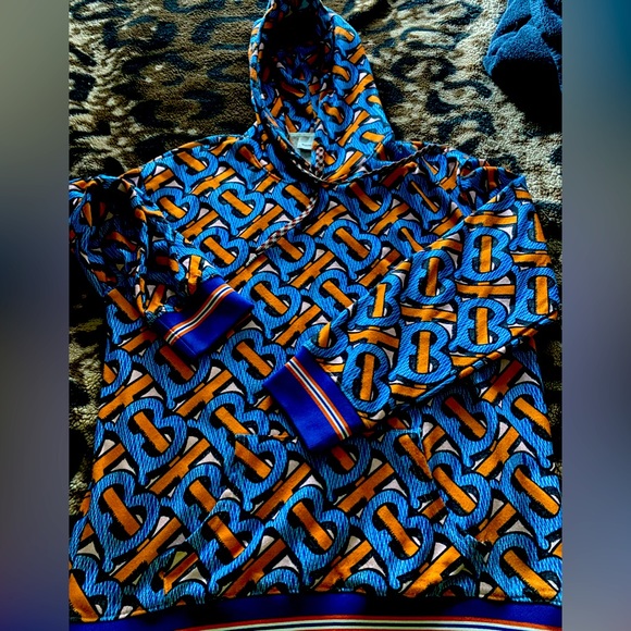 Used Burberry sweater I just wear it a couple times.